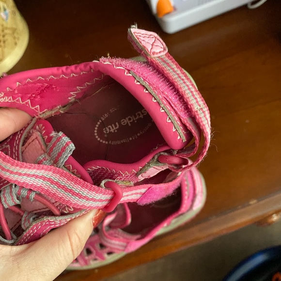 Girls stride rite play shoes. Size 11 wide. - Picture 2 of 3